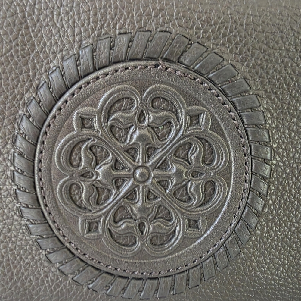 Brighton Ferrara Folio Wallet Pebbled Gray Leather Medallion Accent- Like New - Picture 2 of 13